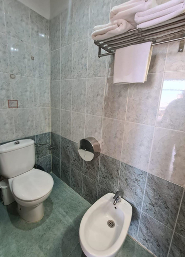Bathroom 4, Hostal Miami, Madrid