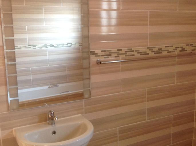 Bathroom 4, 848 Guest House, Hwange