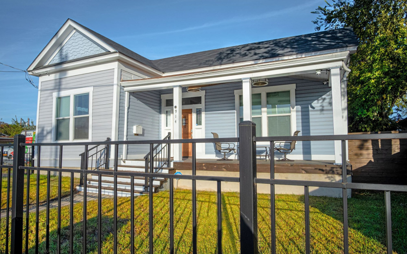 Exterior & Views 2, Prosperity Place Remodeled 3br 2ba Near Downtown, Bexar