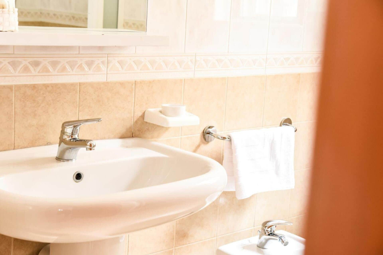 Bathroom 5, Dimora del Balì, Bari