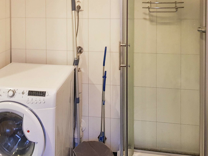 Bathroom 3, 10 Person Holiday Home in Urangsvåg, Bømlo