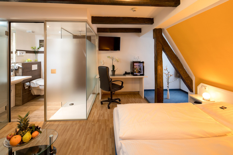 Bedroom 3, Hotel Alte Post, Weilheim-Schongau