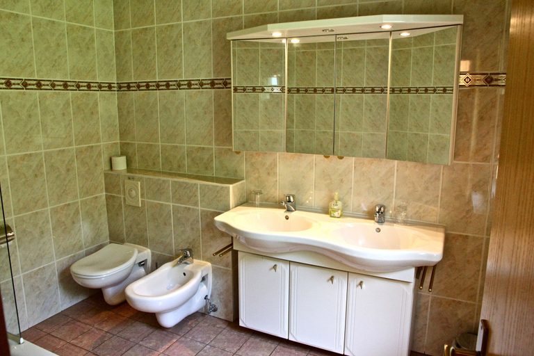 Bathroom 5, Waldhotel Porta Westfalica garni, Minden-Lübbecke