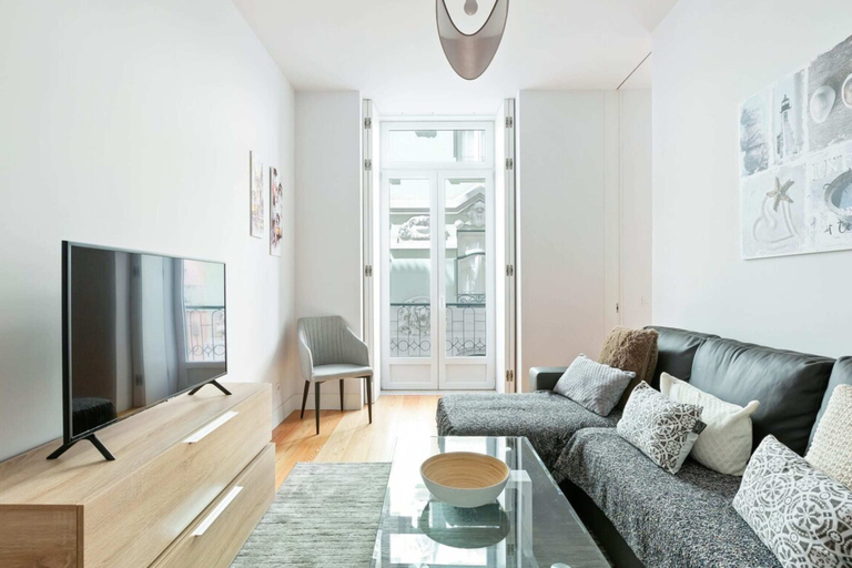 Others 4, Spacious 1 Bedroom Apartment Near Baixa, Lisbon