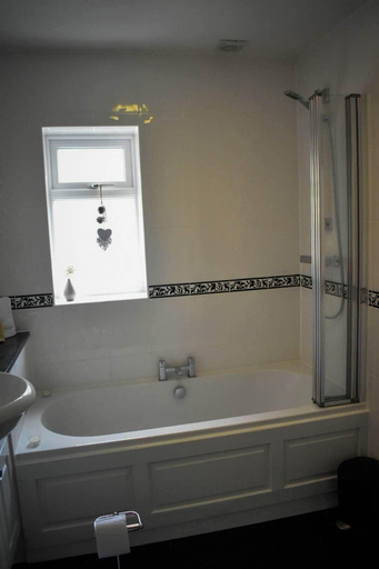 Bathroom 4, TLC Exmouth Bed and Breakfast, Devon
