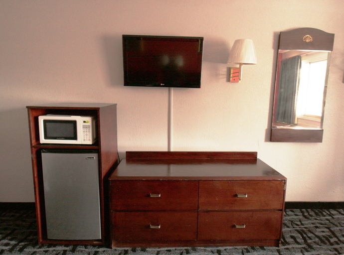 Others 5, Economy Inn, Jasper