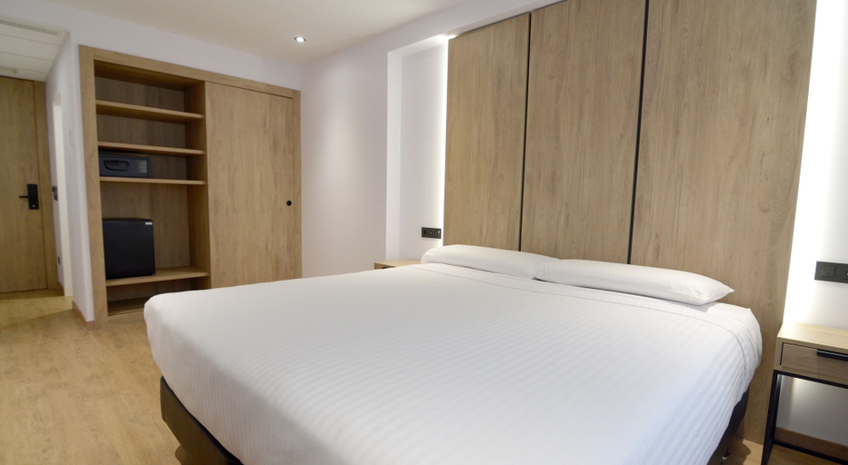 Bedroom 2, UVE Marcenado, Madrid