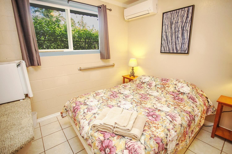 Bedroom 3, Arnott's Lodge, Hawaii