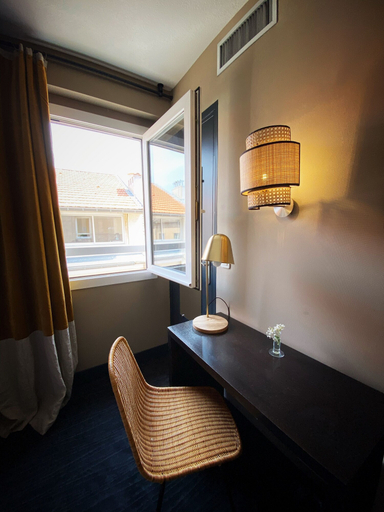 Others 5, Hotel Molière, Alpes-Maritimes