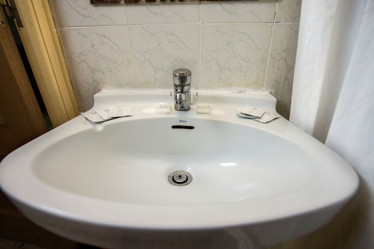 Bathroom 5, Hostal Santa Bárbara, Toledo