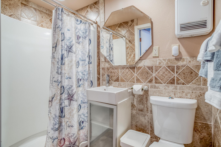 Bathroom 3, Guest House 101, Tillamook