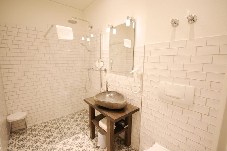Bathroom 5, Hotel Am Kaponier GmbH, Vechta