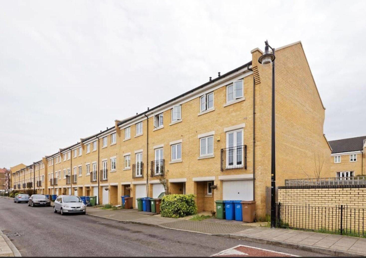 Exterior & Views, Lynbrook Guests House, London