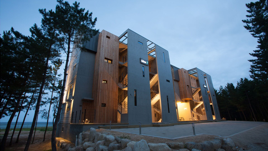 Lahene Poolvilla, Goseong