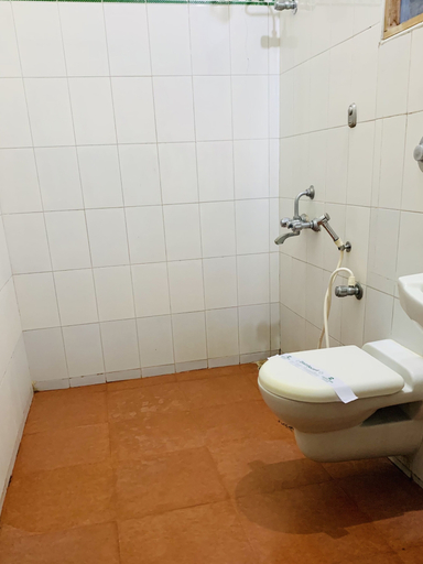 Bathroom 3, Golden Parrk, Viluppuram