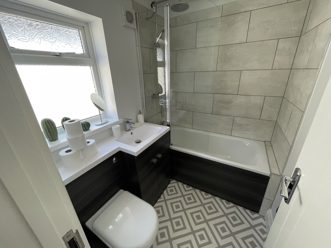 Bathroom 3, Lè Swanmore, Southampton