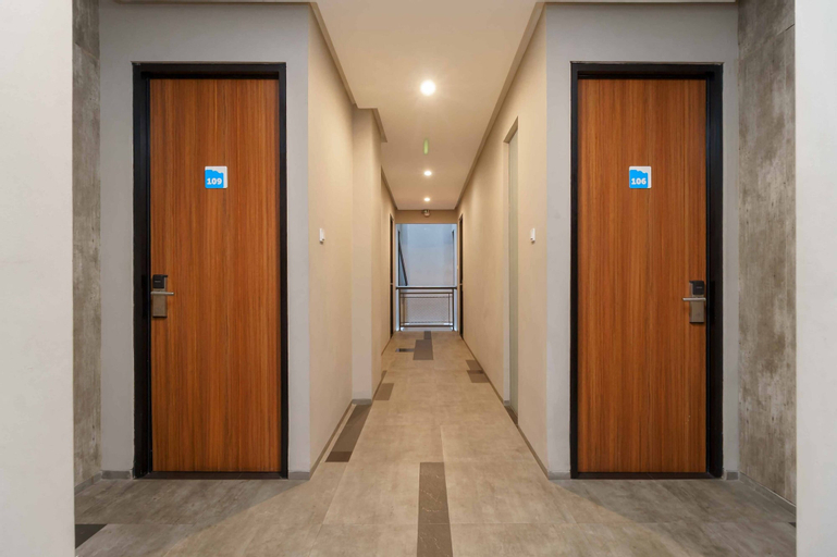 Others 5, RedDoorz Plus near Radio Dalam 3, South Jakarta