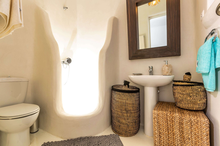 Bathroom 4, Karkos Beachfront Villa Private pool, South Aegean