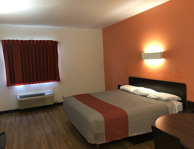 Bedroom 4, Motel 6 Woodway, TX, McLennan