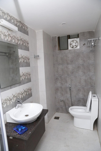 Bathroom 4, Hotel Krishna by KeyMagics, Jaipur