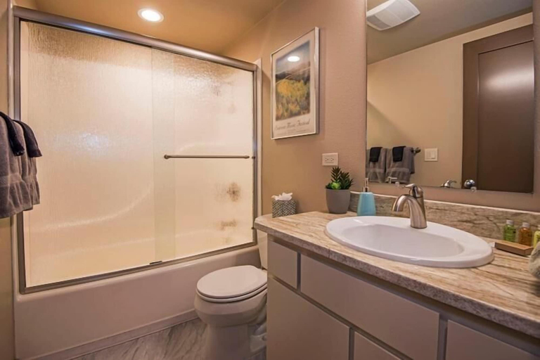 Bathroom 3, 11 Pine Bough, Deschutes