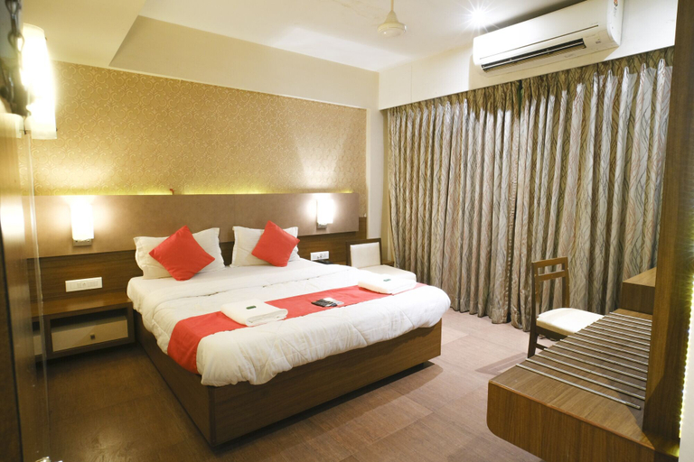 Bedroom 3, Hotel Royal Classic, Thane