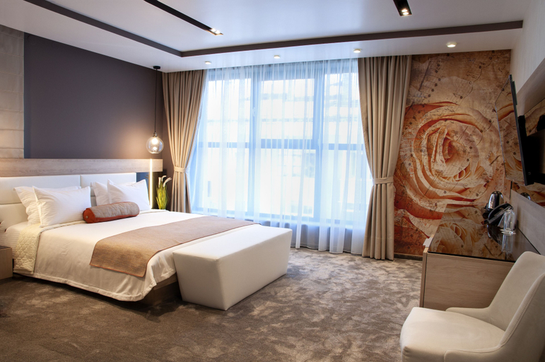 Bedroom 2, Family Hotel Business Club, Shumen