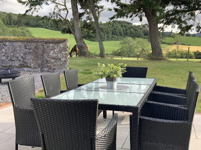 Food & Drinks, Darris Farmhouse, Highland
