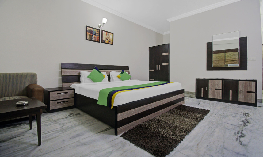 Bedroom 3, Treebo Maharaja Residency Family Hotel, Jaipur