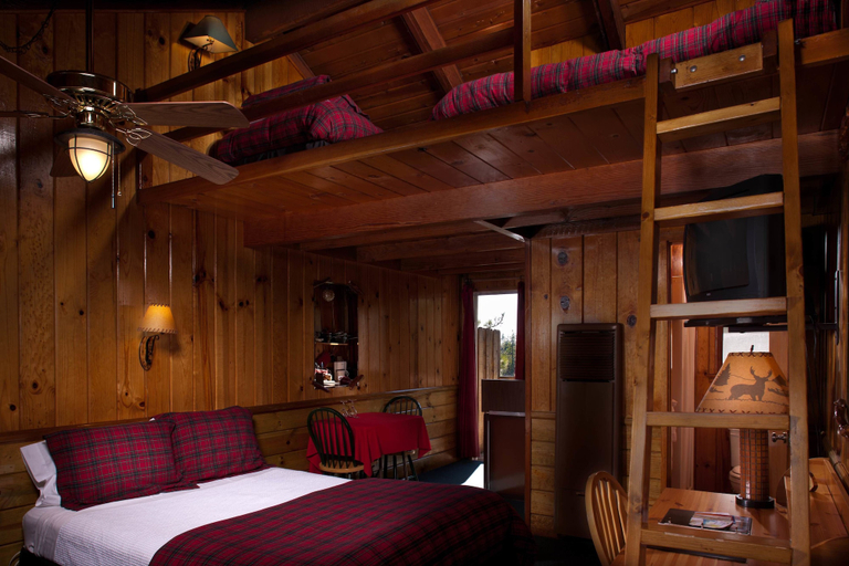 Bedroom 3, Idyllwild Bunkhouse, Riverside