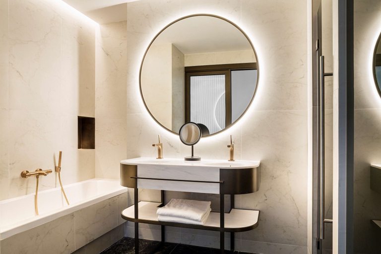 Bathroom 5, Radisson Collection Hotel, Magdalena Plaza Sevilla, Sevilla