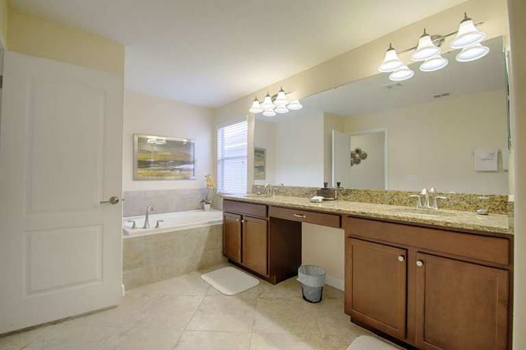 Bathroom 5, 8965 Paradise, Osceola