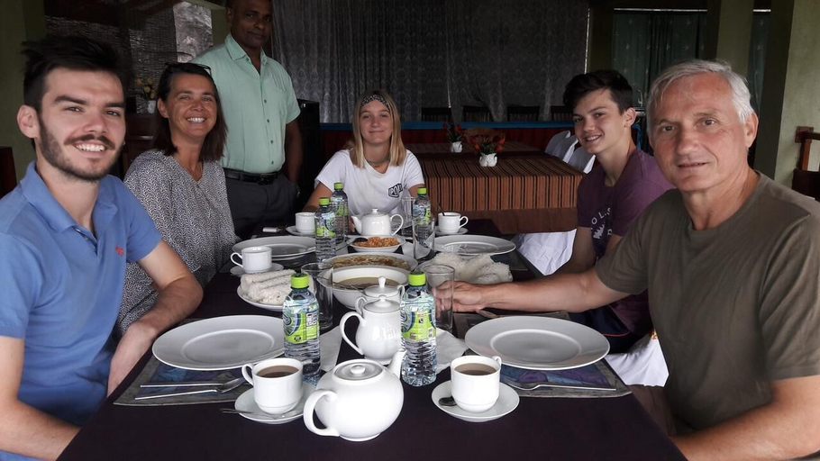 Food & Drinks 4, Deer Point Hotel Kandy, Kundasale