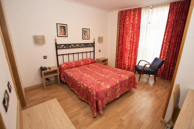 Bedroom 3, Hotel Don Manuel, Asturias