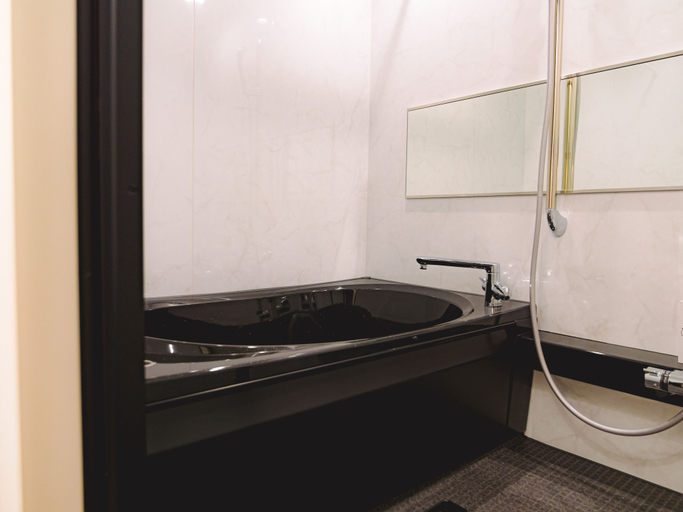 Bathroom 3, Bond Base, Fukuoka