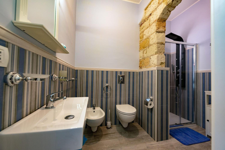 Bathroom 5, Villa Primaluce, Vibo Valentia