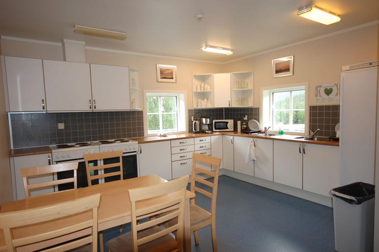 Others 5, Sjoa Hostel, Sel