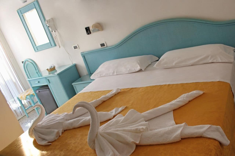 Bedroom 2, Hotel Mauri, Rimini