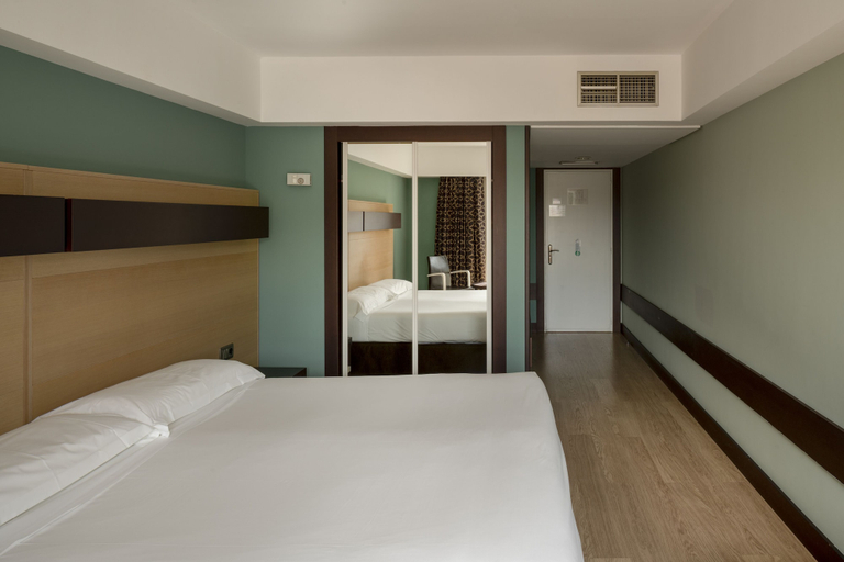 Bedroom 2, Hotel Ciudad de Logroño, La Rioja
