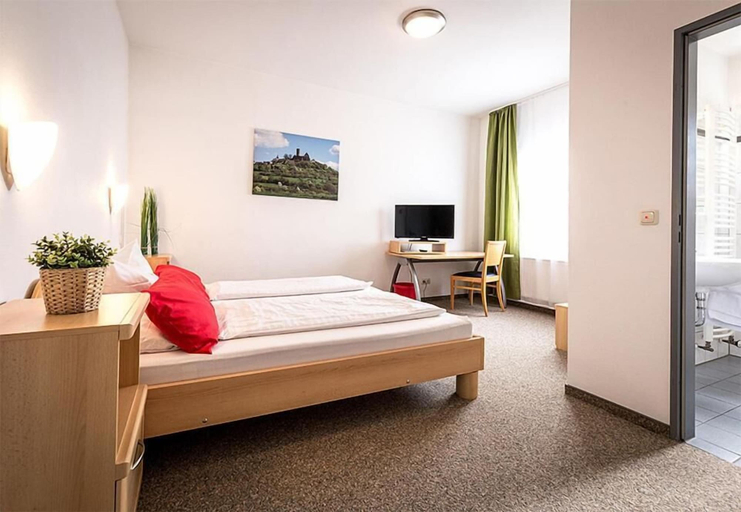 Bedroom 4, Hotel an der Burg, Gießen