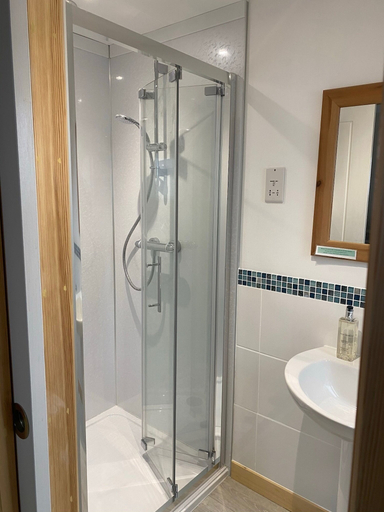 Bathroom 4, Appletree, Isles of Scilly