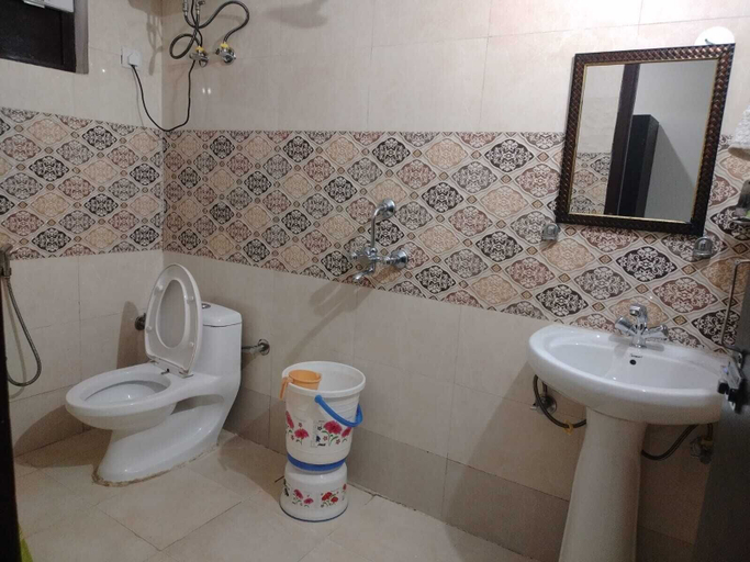 Bathroom 4, J P Regency, Nainital