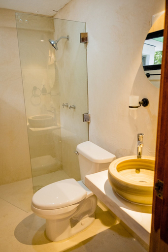 Bathroom 4, Royal Palm Bacalar Cabañas & Lagoon Club, Othón P. Blanco