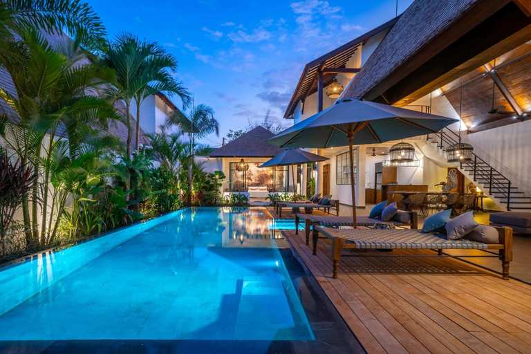 Sport & Beauty 4, Splendid Private Villa, 4 BR, Canggu With Staff, Badung