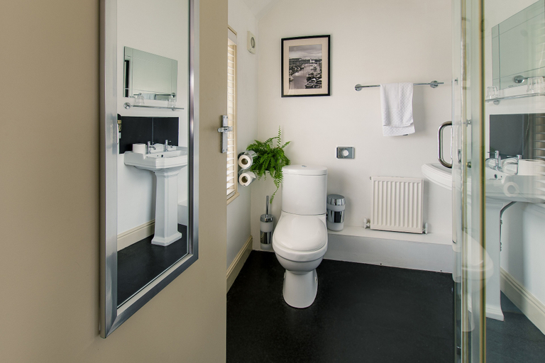 Bathroom 3, Rowntree Lodge, North Yorkshire