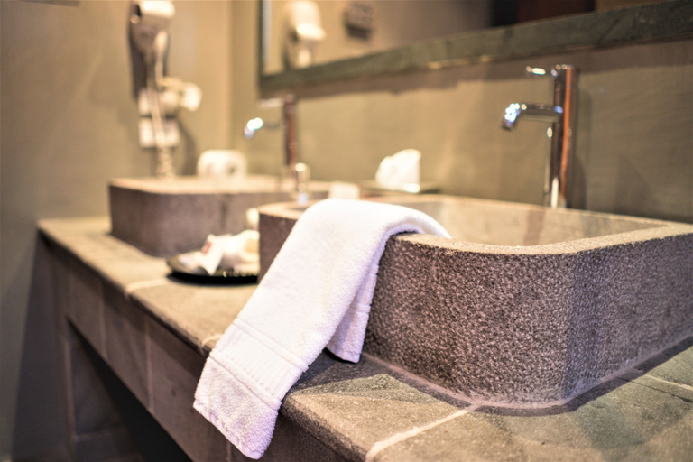 Bathroom 4, Ikala Quito Boutique Hotel, Quito