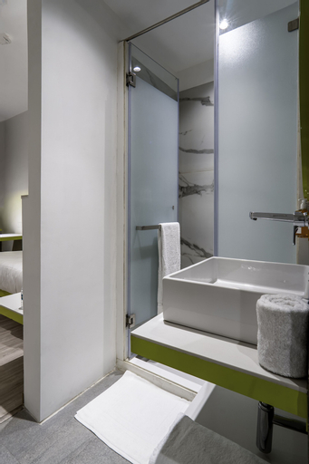 Bedroom 4, Le ROI Express Paharganj, West