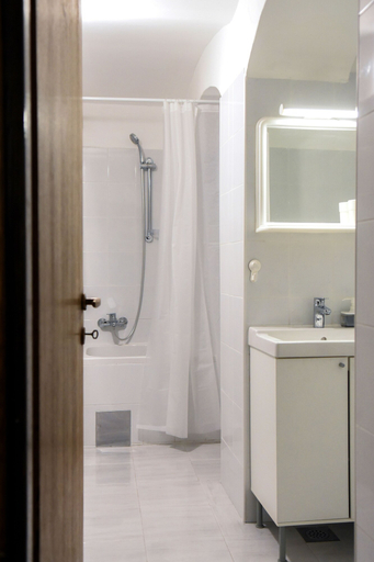 Bathroom 3, Happy place Zagreb Apartment, Zagreb
