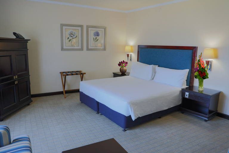 Bedroom, The Carousel Hotel, City of Tshwane