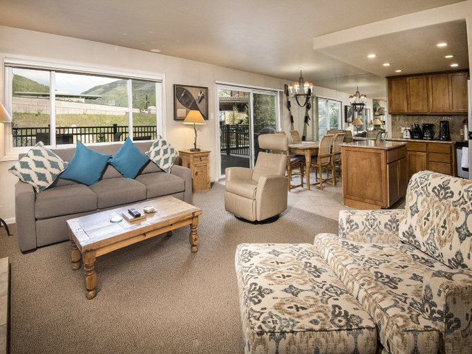 Others 5, Vantage Point Condo 105, Eagle